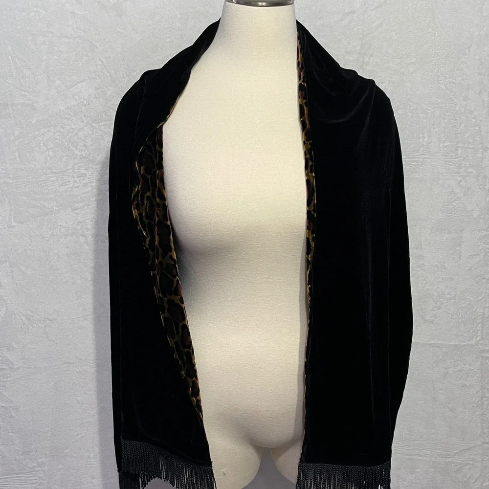 Chic Leopard Print Velvet Shawl Scarf with Tassel Fringe Evening Wrap Reversible